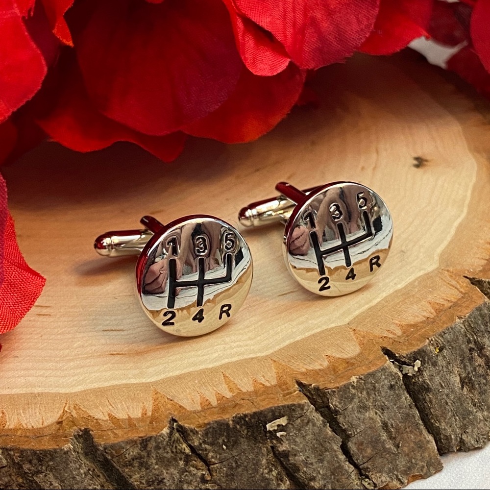5 Speed Silver 5th Gearshift Cufflinks - Picture 7 of 16